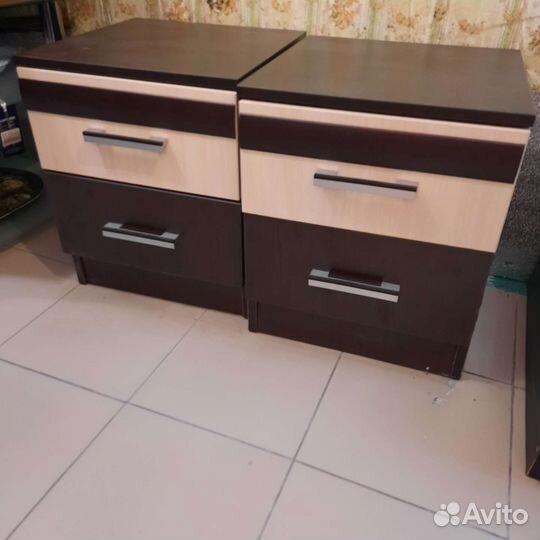 Тумбочка прикроватная или для офиса