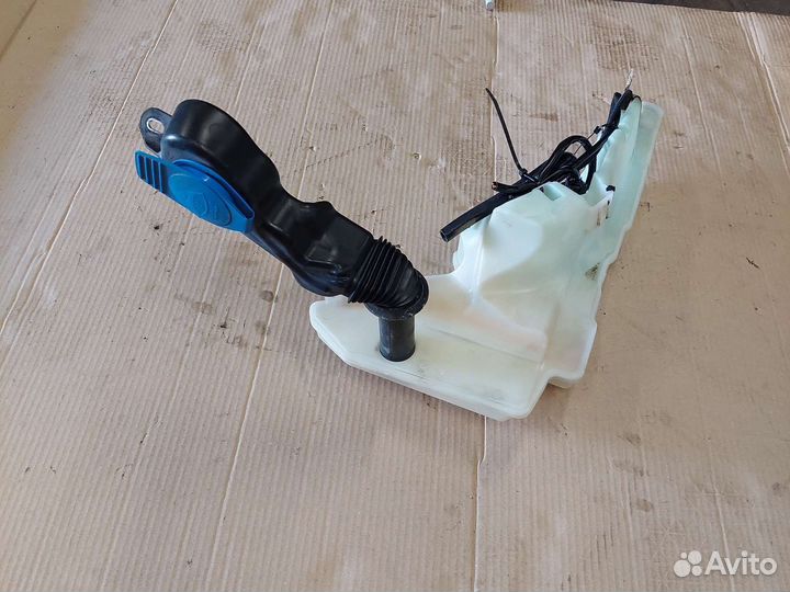 Бачок омывателя Audi A6 C6 2005-2012