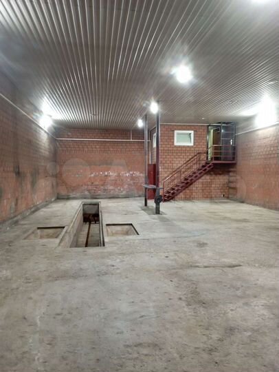 Гараж, > 30 м²