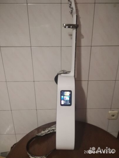 Трансакустическая гитара