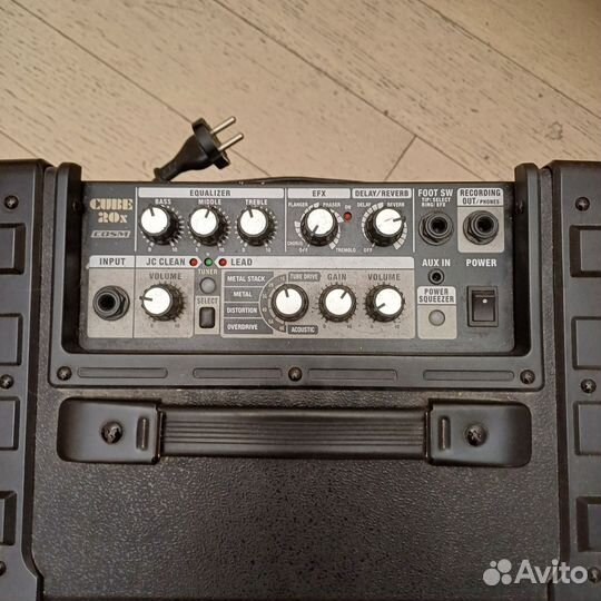 Гитарный комбоусилитель Roland Cube 20x