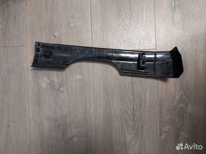 Накладка передняя правая Bmw X5 4.8I E70 N62N 4.8I