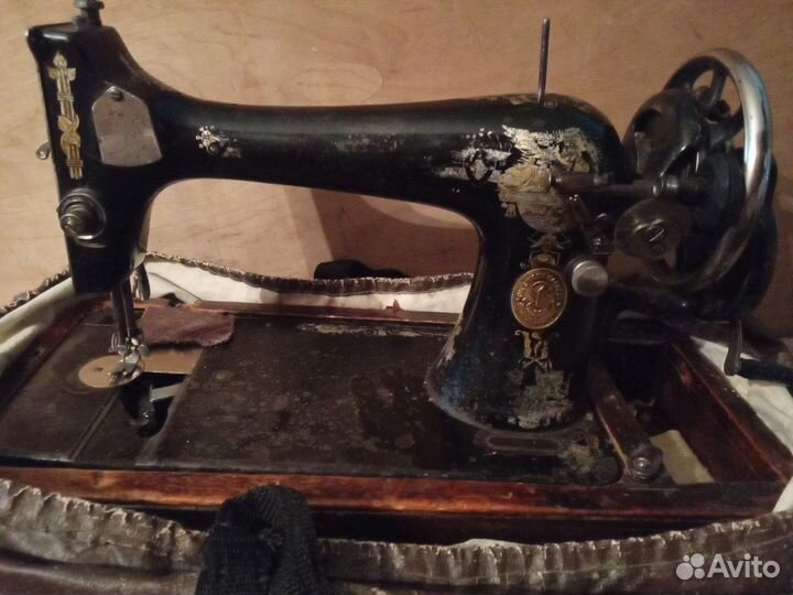 Швейная машина Singer