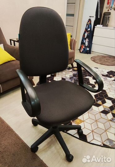 Компьютерное кресло Бюрократ