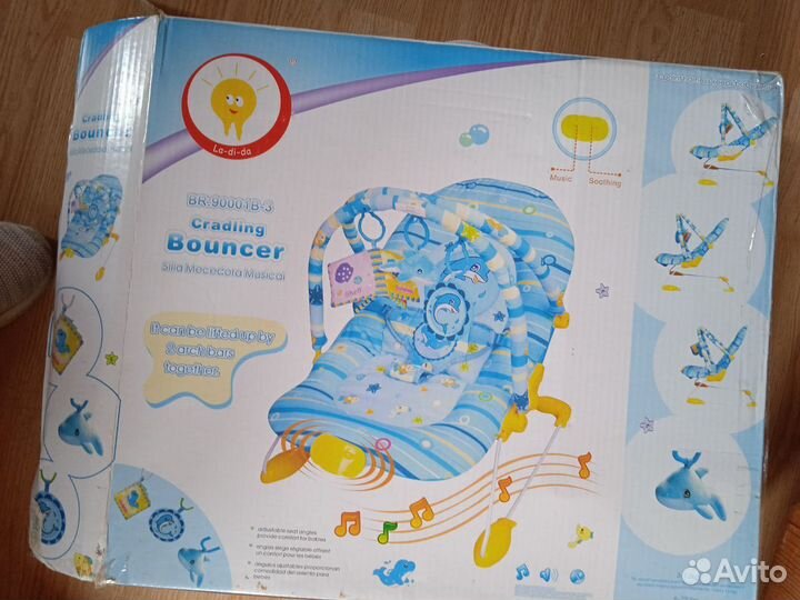 Бесплатно отдам детский шезлонг-баунсер б/у