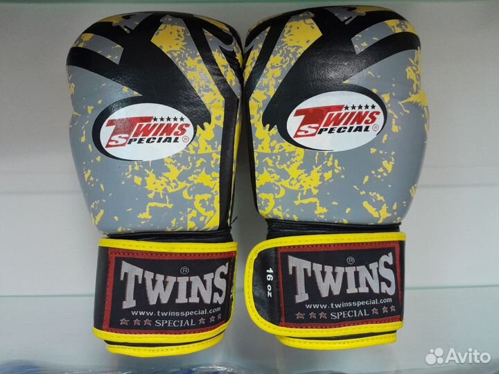 Боксерские перчатки