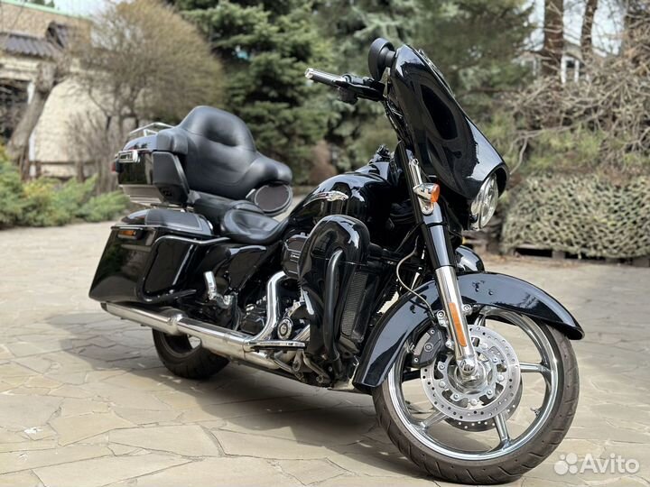 Harley Davidson Street Glide CVO