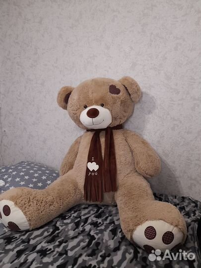 Продаю плюшевого большого медведя