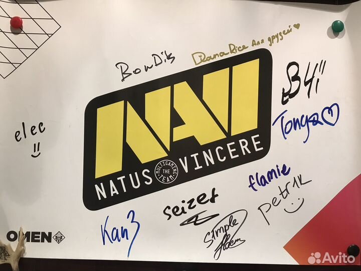 Плакат с автографами игроко navi и ко