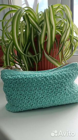 Косметичка, связана крючком цвет-бирюза
