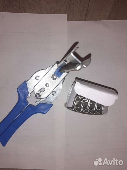 Клипсатор для соединения сеток и скобы