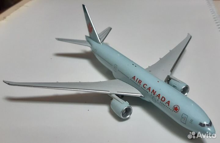 Модель самолета Boeing 777-233LR Air Canada 1:400
