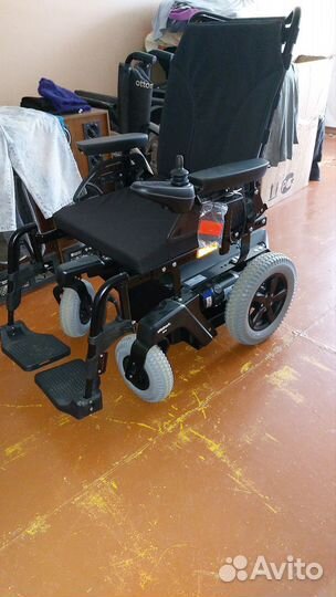 Инвалидная коляска с электроприводом