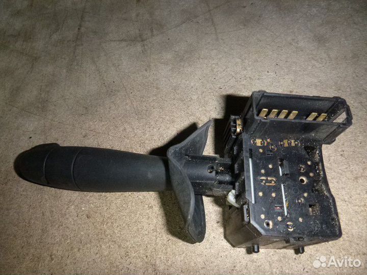 Переключатель стеклоочистителей renault sandero 20