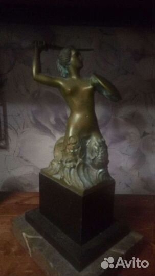 Бронзовая статуэтка