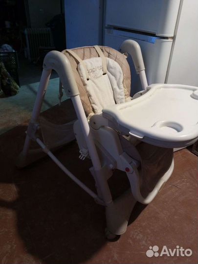 Стульчик для кормления Happy Baby William Classic
