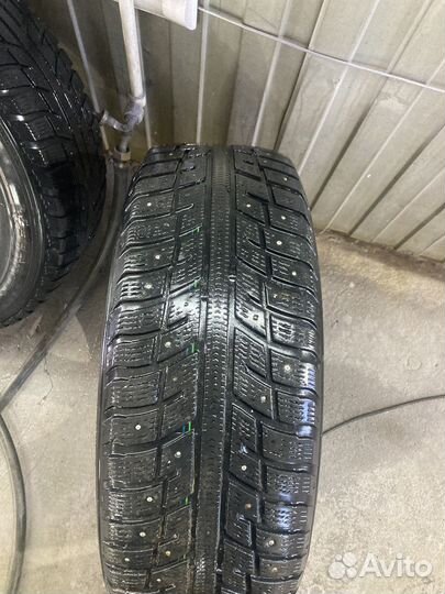 Kumho I'Zen KW22 215/65 R16