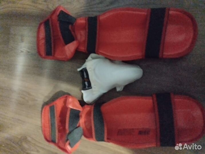 Хоккейные наколенники взрослые