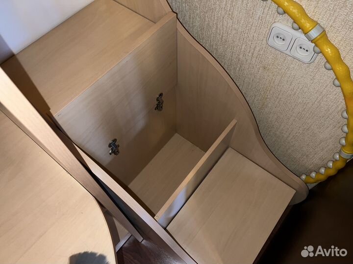 Кровать чердак с столом шкафом и лесенкой