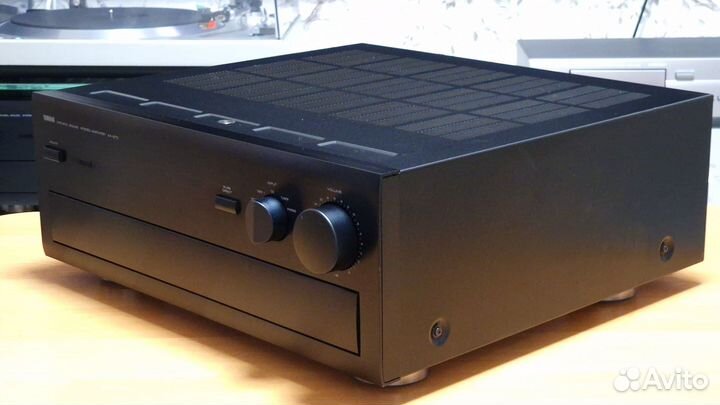 Yamaha AX870