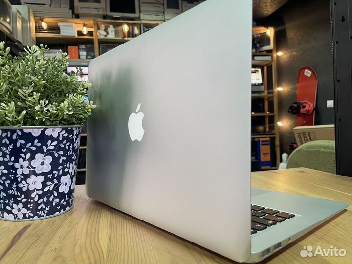 Apple MacBook Air 13 / SSD 256 / Catalina