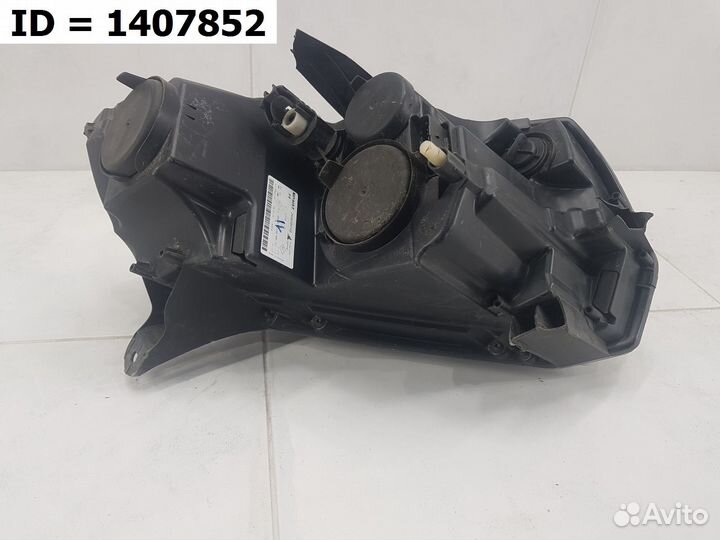 Фара левая Renault Logan