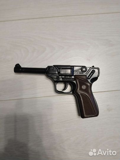 Игрушечный пистолет