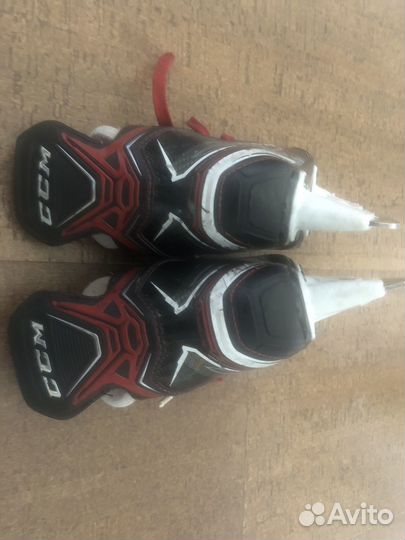Коньки хоккейные ccm jetspeed ft2