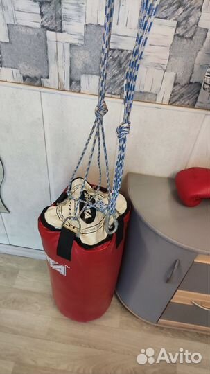 Боксерский мешок 17кг с перчатками