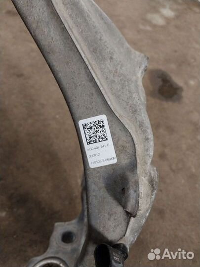 Кулак поворотный передний левый ауди а4 2012 года