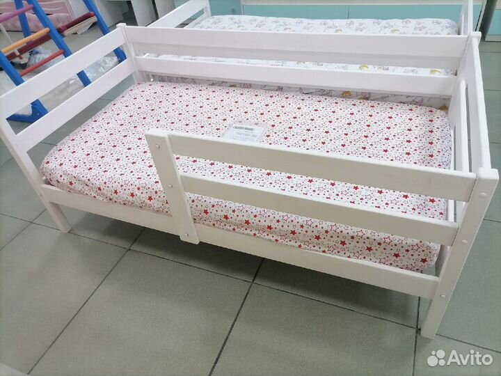 Детская софа из массива с бортиком