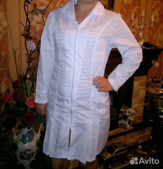 Медицинские белые халаты