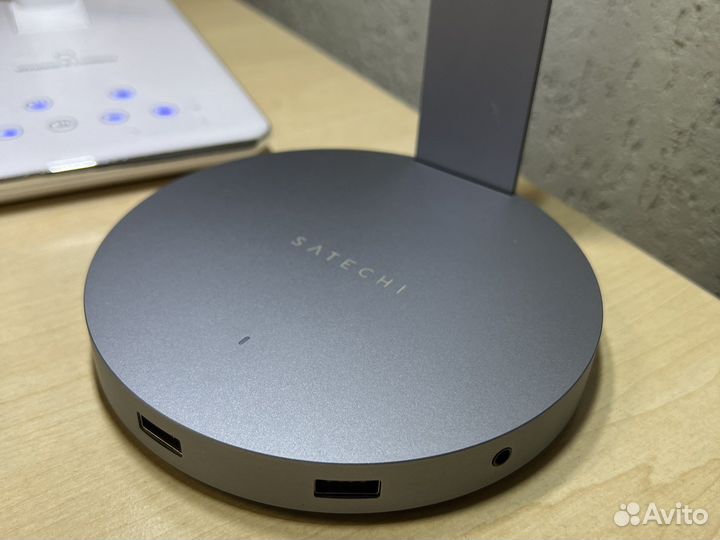 Подставка для наушников