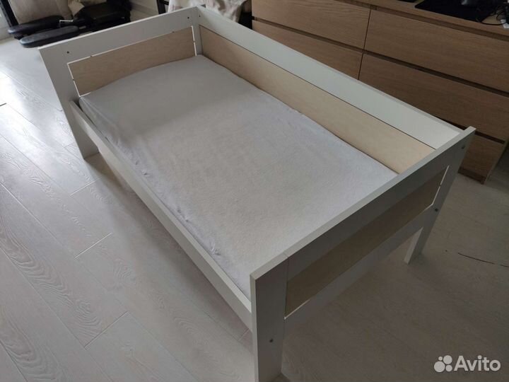 Детская кровать с матрасом