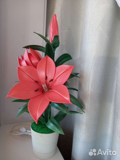 Лилия светильник