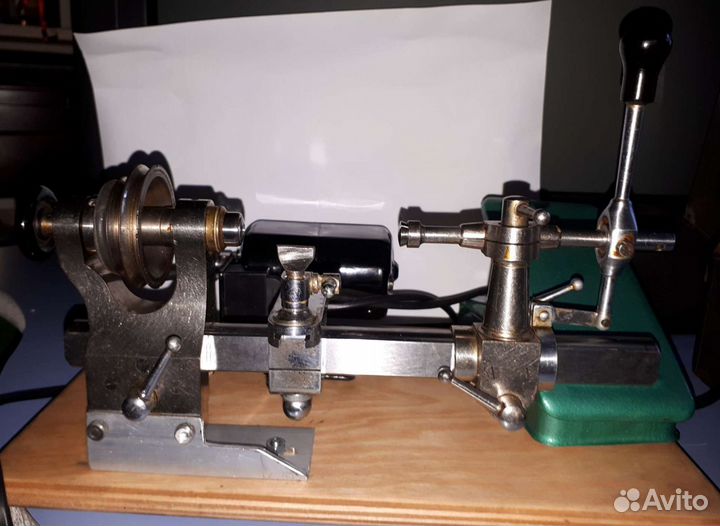 Часовой Токарный станок