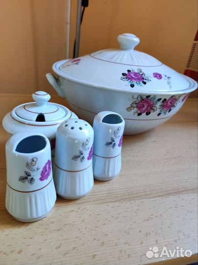 Супница с набором для специй