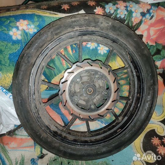 Колесо на мотоцикл