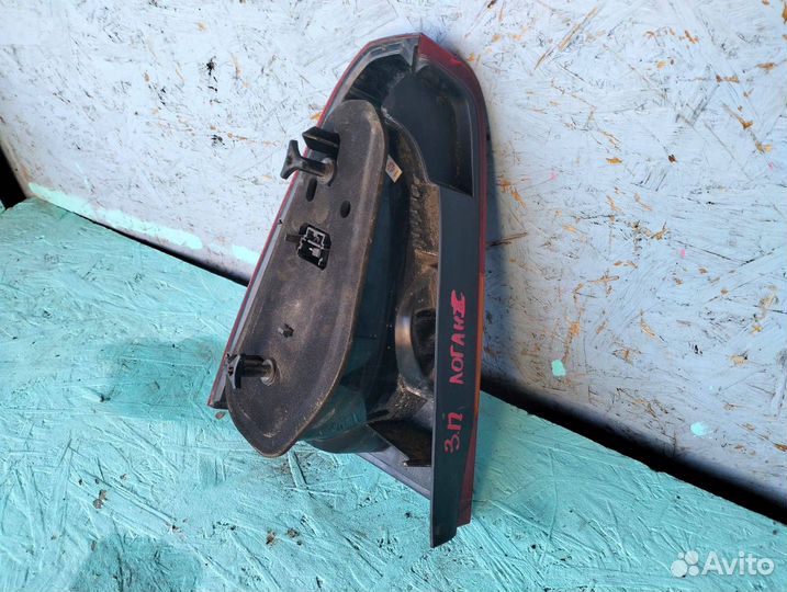 Задний правый фонарь Renault Logan 1