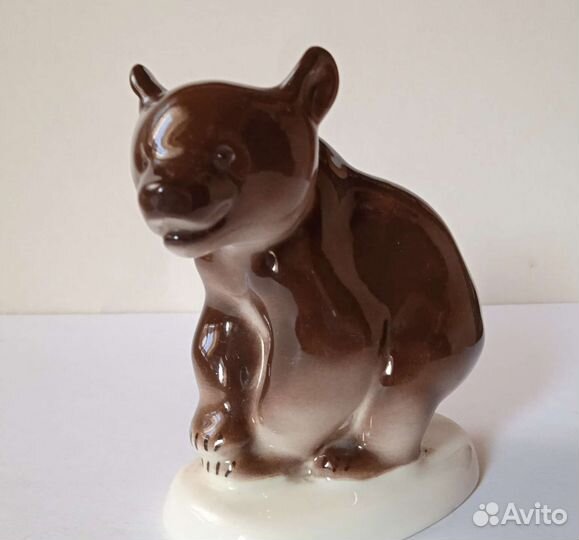 Фигурка медведь, медвежонок фарфор лфз винтаж