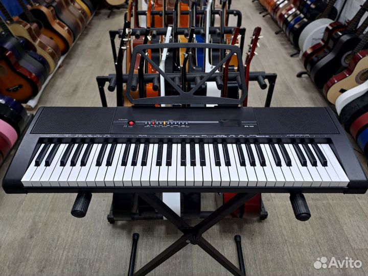 Синтезатор со стойкой