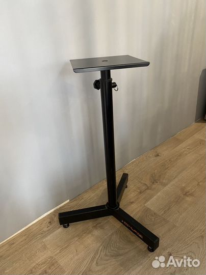 Подставка для студийных мониторов