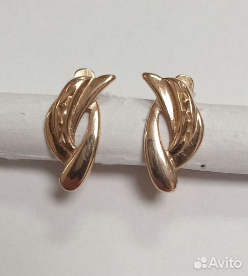 Золотые серьги