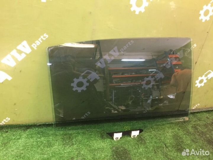 Стекло двери заднее правое Honda Accord 9