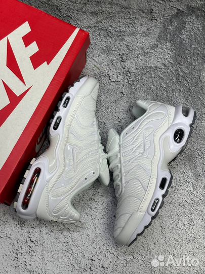 Кроссовки Nike air max tn plus новые в коробке