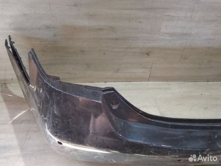 Бампер задний Toyota