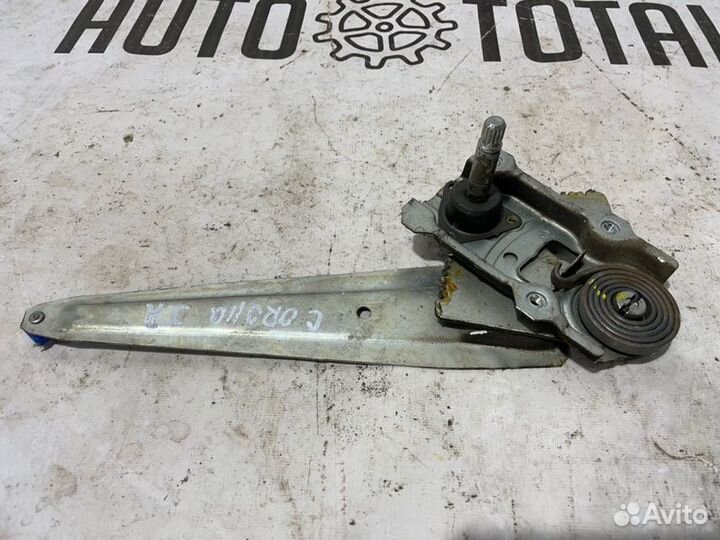 Стеклоподъемник задний правый Toyota Corolla 150