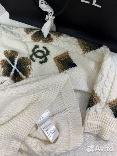 Свитер Chanel