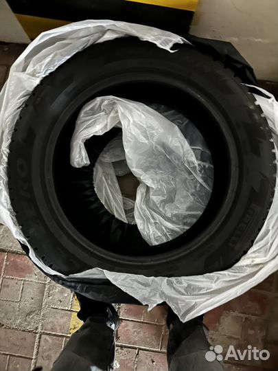 Pirelli Ice Zero 245/50 R19 105H