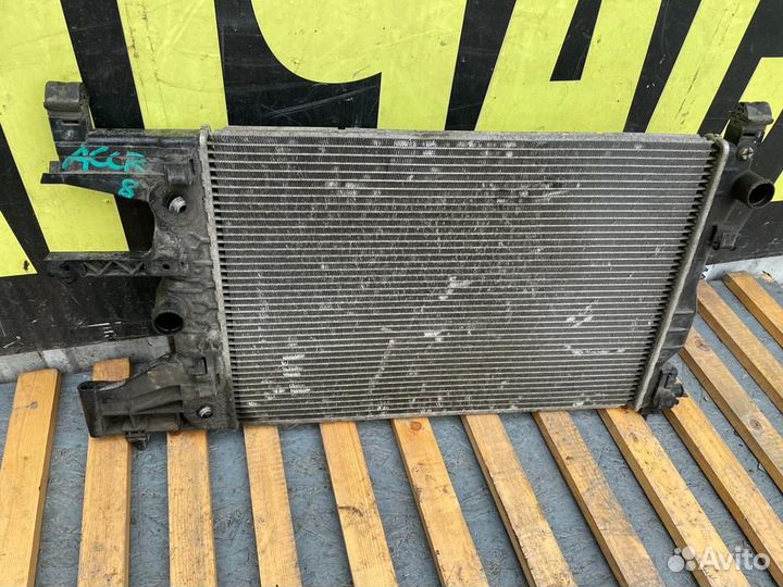 Радиатор охлаждения Шевроле Круз АКПП